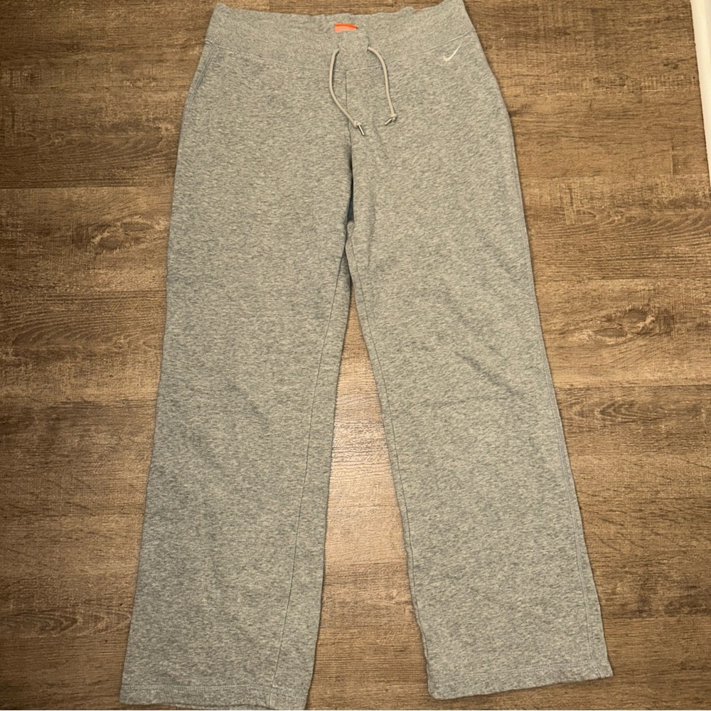Vintage Nike Gray Sweatpants with Drawstring